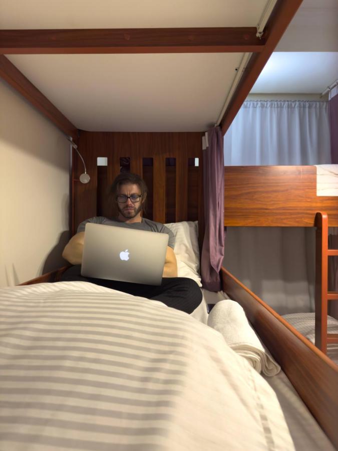 Business Backpackers Jbr Hostel Dubai Buitenkant foto