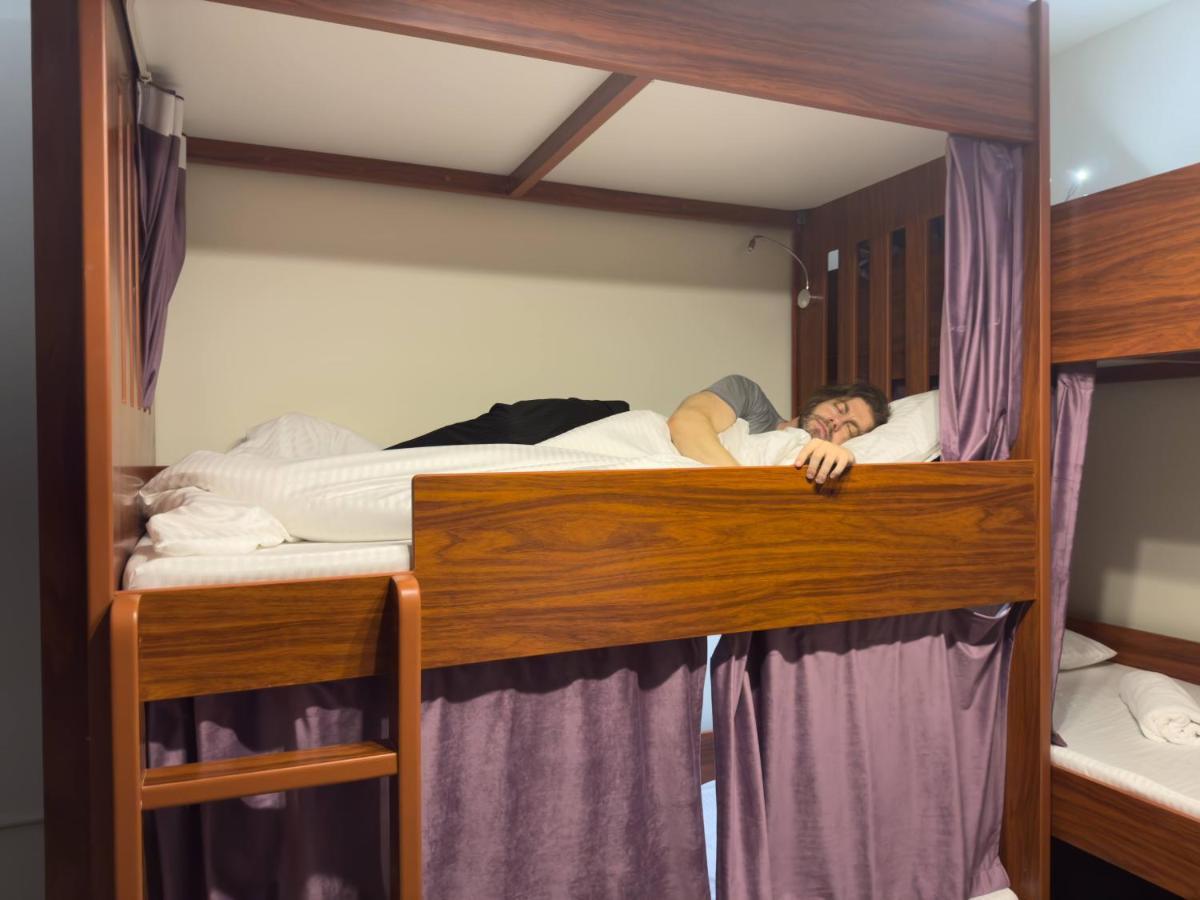 Business Backpackers Jbr Hostel Dubai Buitenkant foto