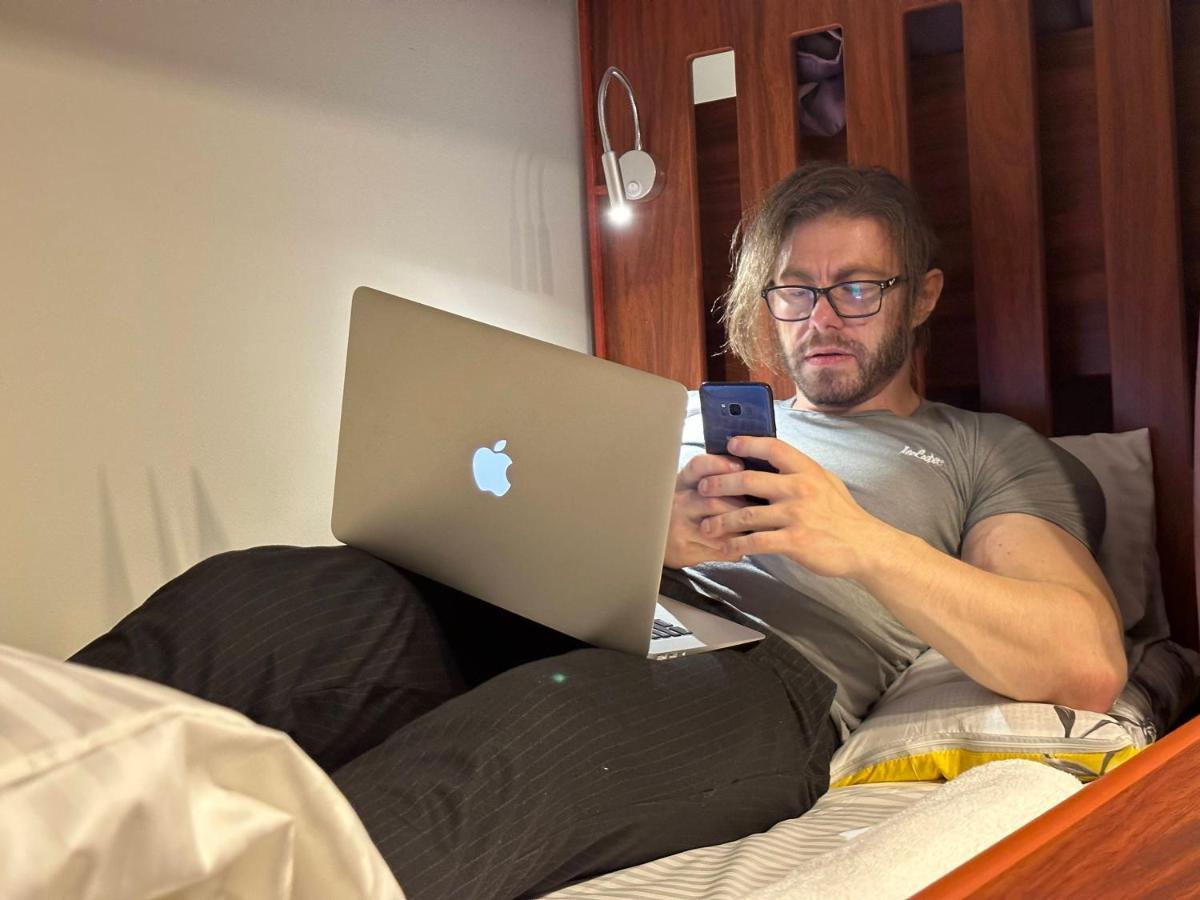 Business Backpackers Jbr Hostel Dubai Buitenkant foto